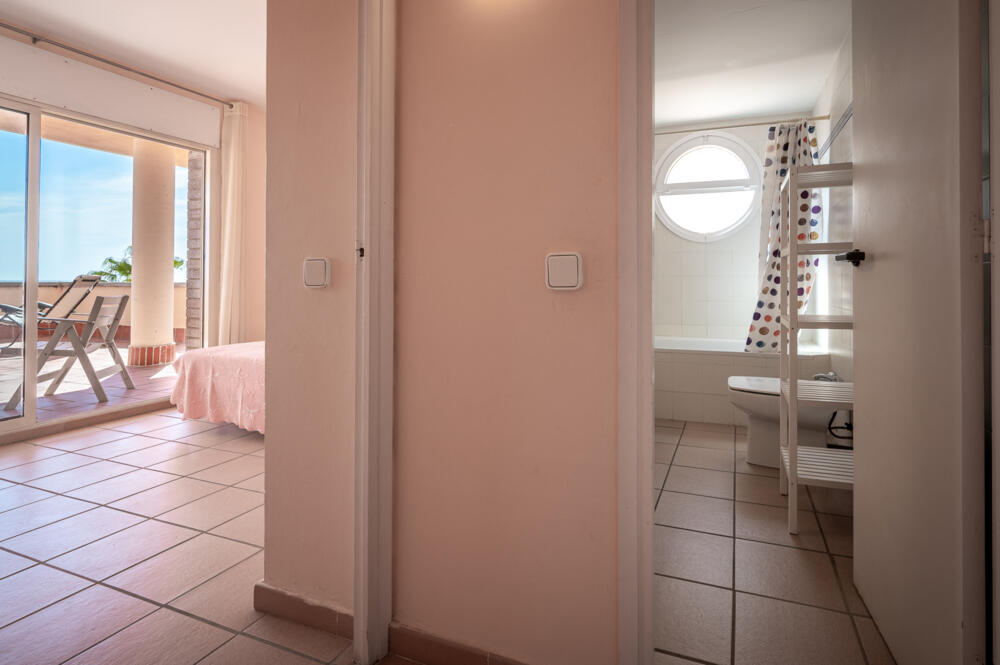 AT019 AT019 Les Palmeres Apartament  Torredembarra