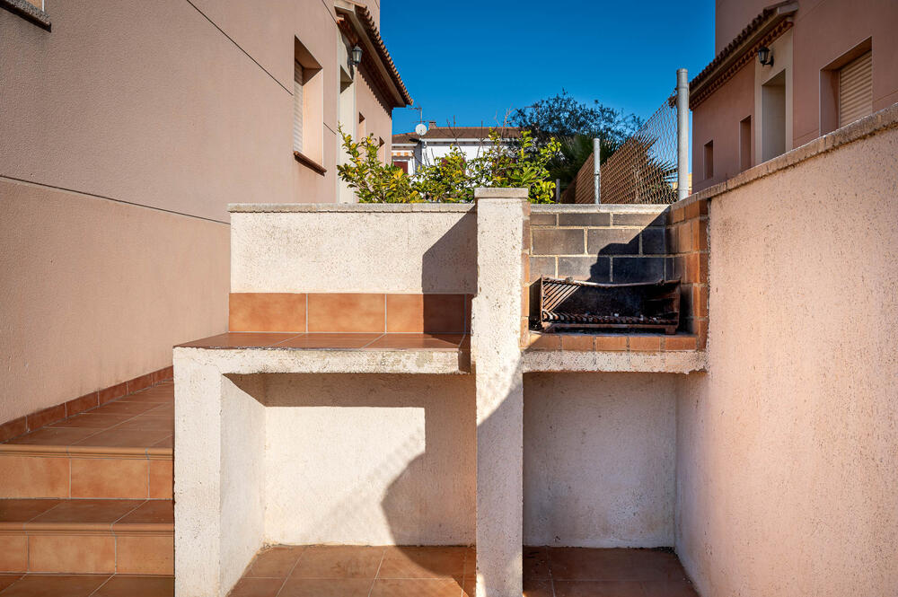 AT130 AT130 Pintor Fortuny Casa / Xalet Creixell poble Creixell