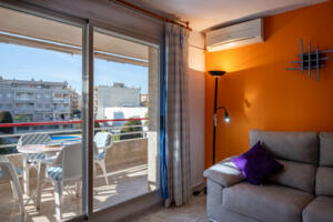 AT006 AT006 Pau Casals Apartment CENTRE Torredembarra
