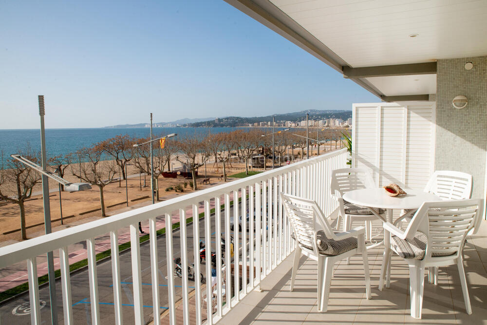 24 Edif.Alfons II - Passeig del Mar, 43, 2on, 4ª Apartament 1ª línia Palamós 24 Edif.Alfons II - Passeig del Mar, 43, 2on, 4ª Apartament 1ª línia Palamós