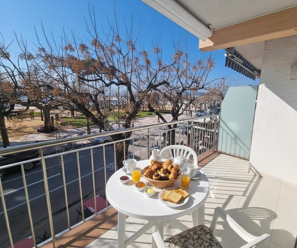 08 Edif. Bellport - Passeig del Mar, 1, 1er F Apartament Palamós 08 Edif. Bellport - Passeig del Mar, 1, 1er F Apartament Palamós