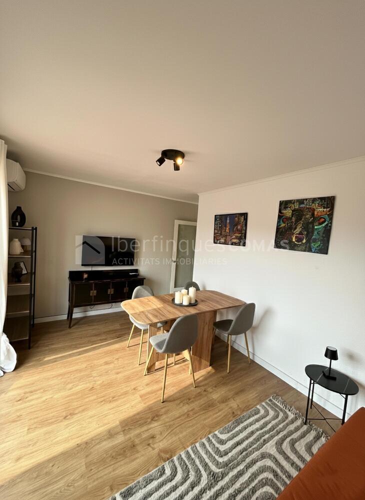 22 c/ Ramón i Cajal 8 - Àtic 1er + parquing c/ Provença 16, núm 108 Apartament Palamós 22 c/ Ramón i Cajal 8 - Àtic 1er + parquing c/ Provença 16, núm 108 Apartament Palamós