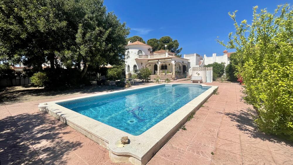 V-DOS TORRES VILLA DOS TORRES CON PISCINA PRIVADA Casa aislada / Villa centro Mont-roig del Camp