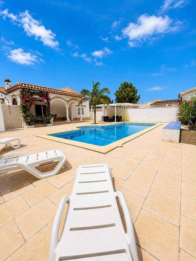 V-DEL CAPITAN VILLA DEL CAPITAN Casa aislada / Villa Mont-roig del Camp V-DEL CAPITAN VILLA DEL CAPITAN Casa aislada / Villa Mont-roig del Camp