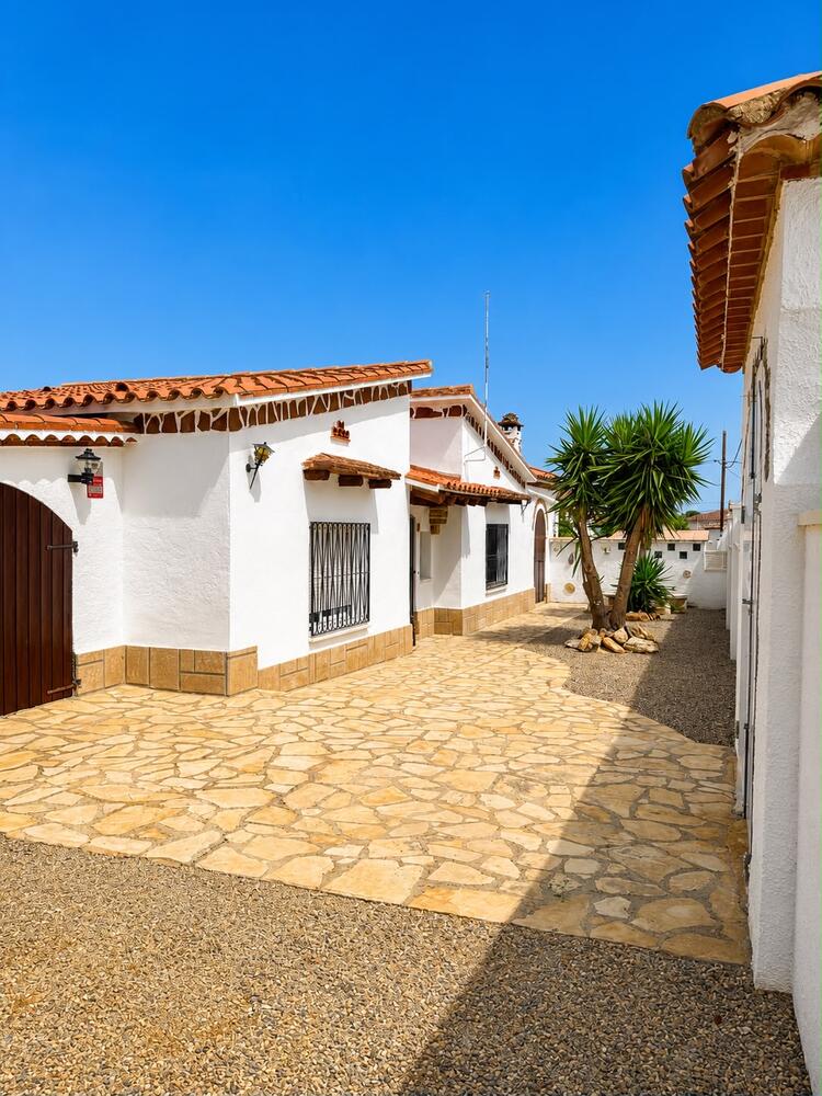V-DEL CAPITAN VILLA DEL CAPITAN Casa aislada / Villa Mont-roig del Camp V-DEL CAPITAN VILLA DEL CAPITAN Casa aislada / Villa Mont-roig del Camp