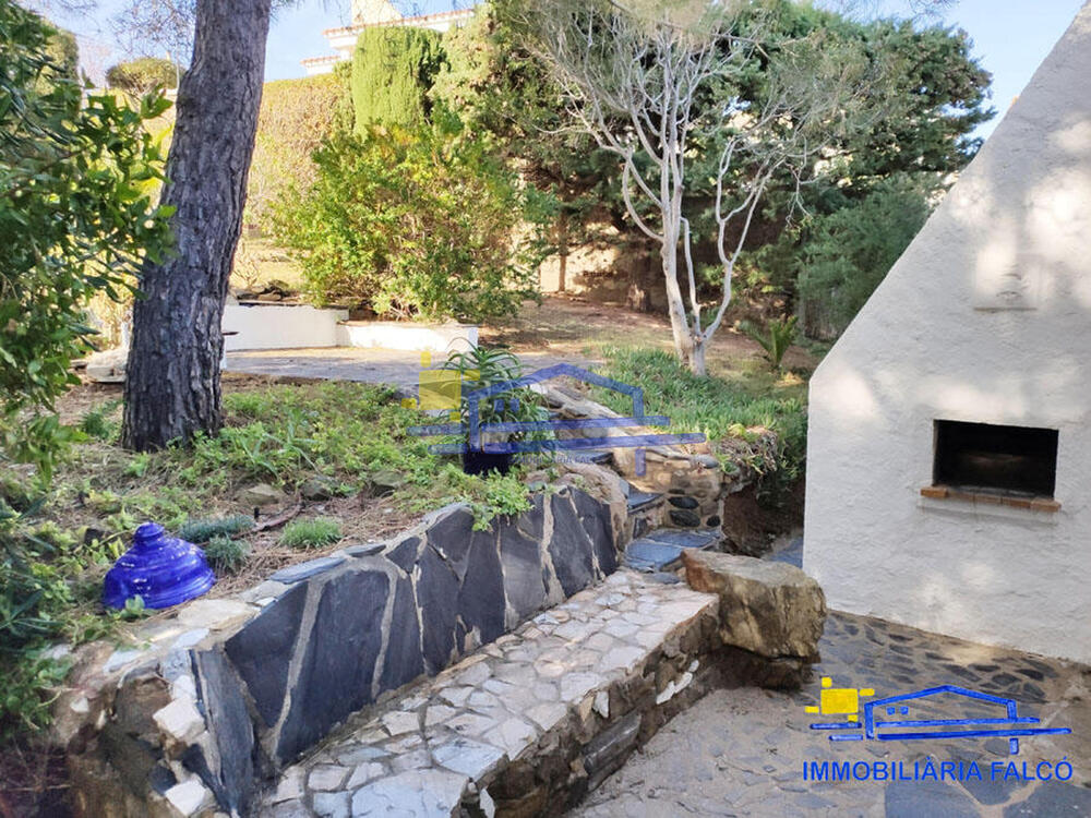 CAS 2 CAS 2 Casa aïllada / Villa Llançà CAS 2 CAS 2 Casa aïllada / Villa Llançà