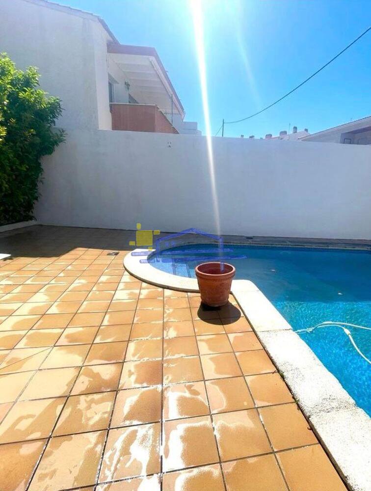 CAS-15 CAS-15 Casa aïllada / Villa port de llançà Llançà CAS-15 CAS-15 Casa aïllada / Villa port de llançà Llançà