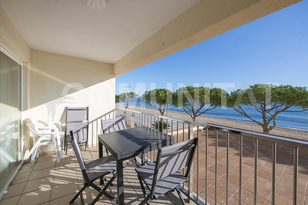 S.T H-2 Apartament amb vistes frontals al mar a Platja d’Aro Apartment Platja d'Aro S.T H-2 Apartament amb vistes frontals al mar a Platja d’Aro Apartment Platja d'Aro