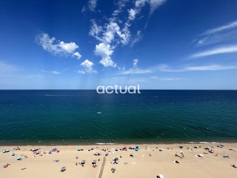 Cannes 11-2 Apartamento con dos dormitorios y vistas al mar Apartment Platja d'Aro Cannes 11-2 Apartamento con dos dormitorios y vistas al mar Apartment Platja d'Aro