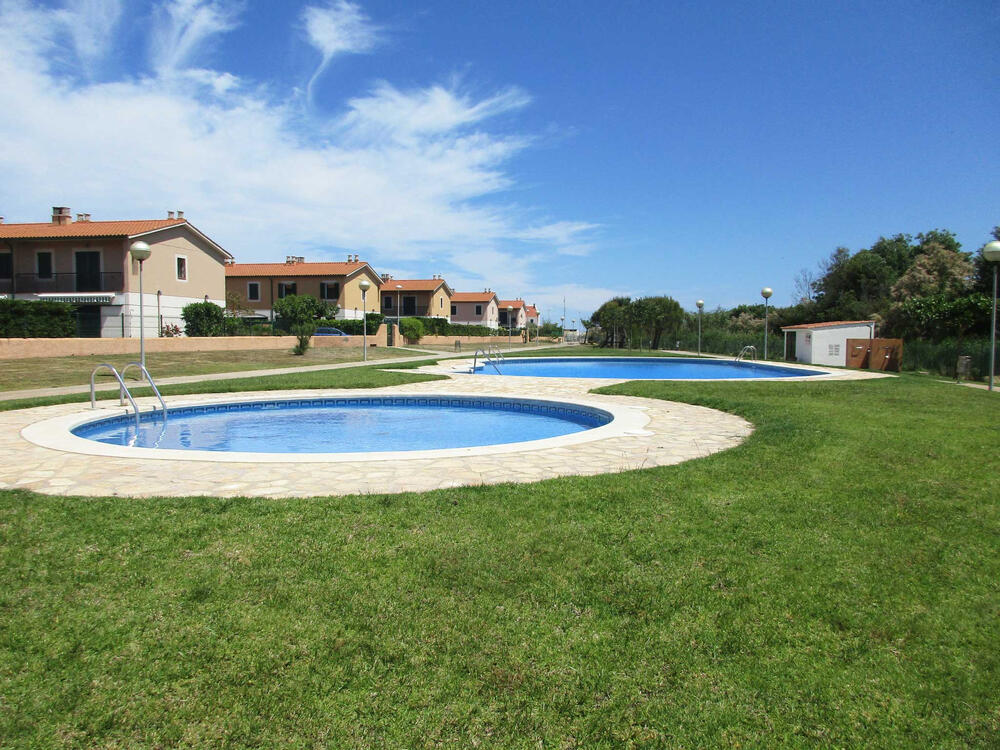 Gemeinschaftspool und Garten Gemeinschaftspool und Garten