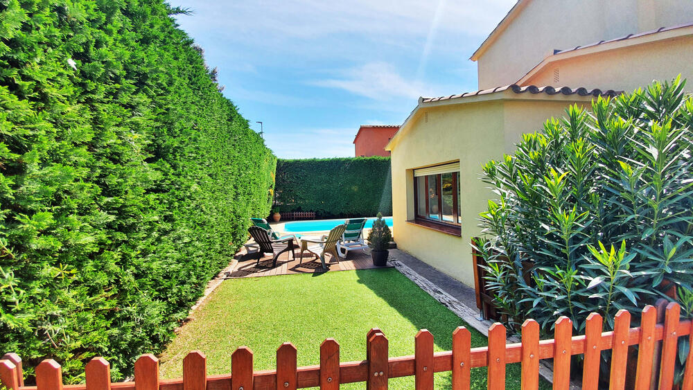 Terrasse mit Kunstrasen Terrasse mit Kunstrasen