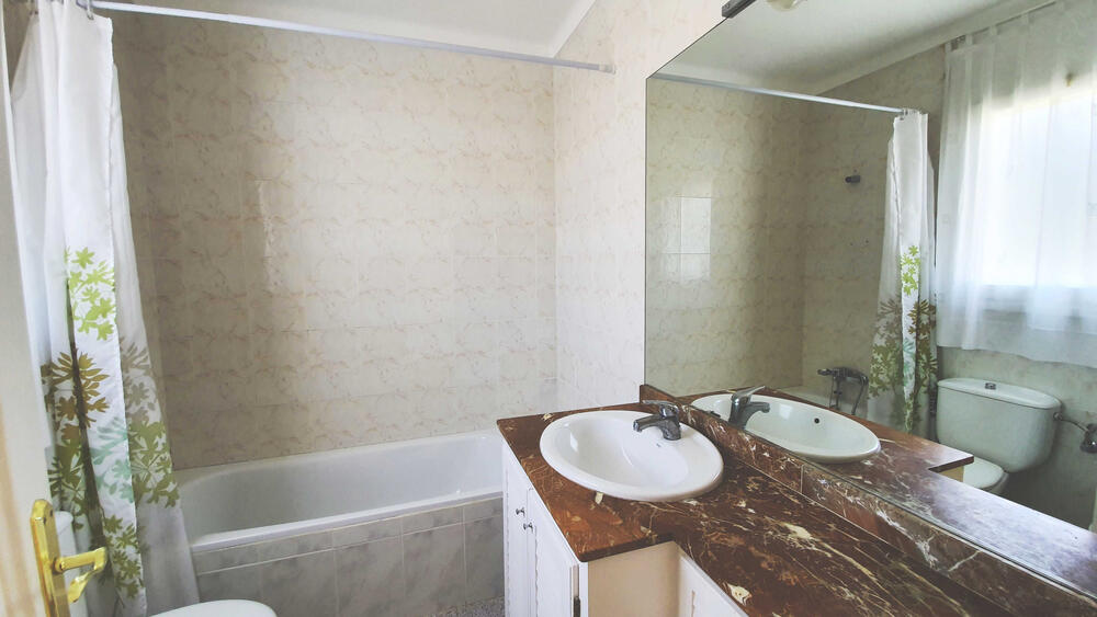 Komplettes Badezimmer Komplettes Badezimmer