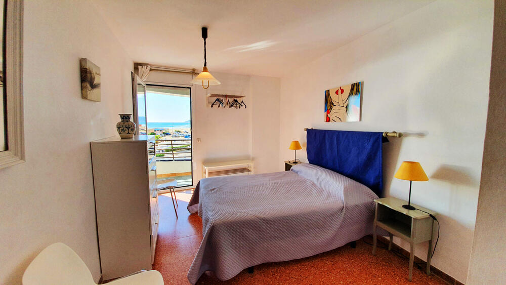 Schlafzimmer mit Doppelbett Schlafzimmer mit Doppelbett