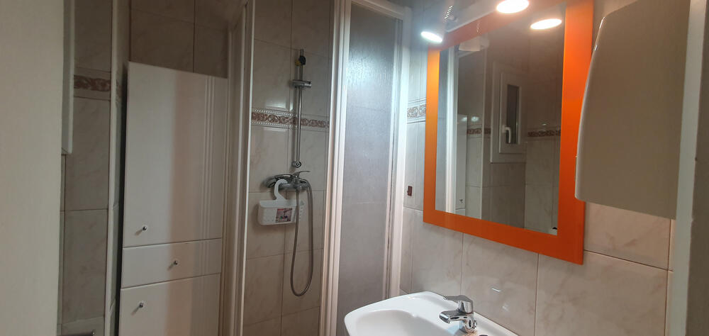 Komplettes Badezimmer Komplettes Badezimmer