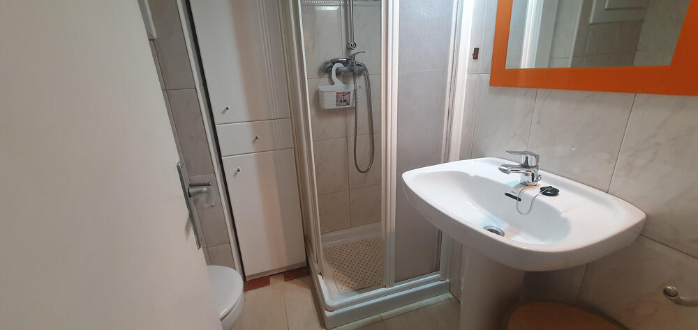 Komplettes Badezimmer Komplettes Badezimmer