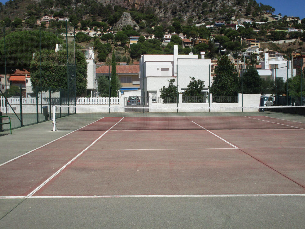 Tennisplatz im Freien Tennisplatz im Freien