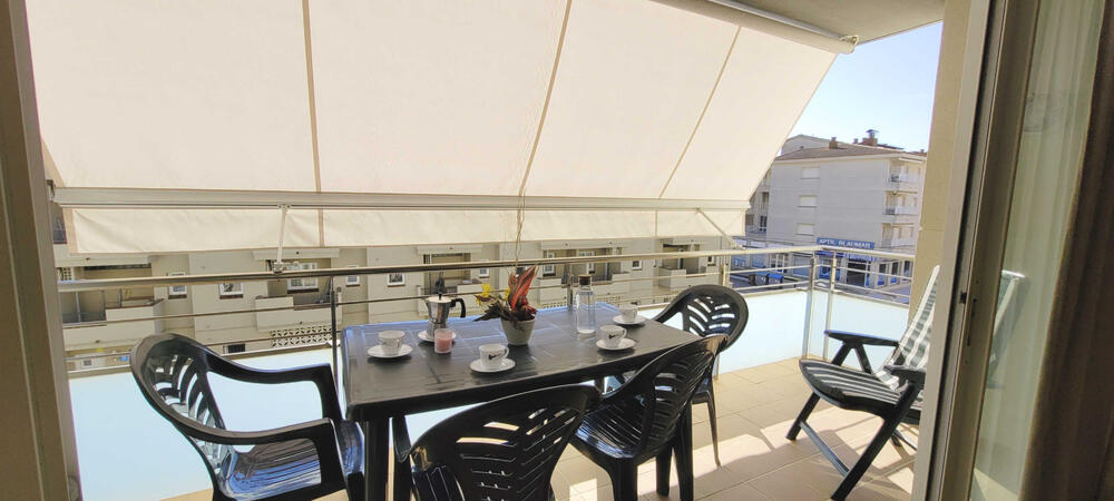 Terrasse mit Markise Terrasse mit Markise