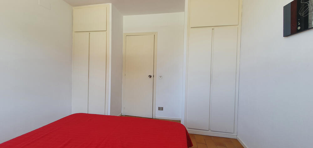 Schlafzimmer mit Doppelbett