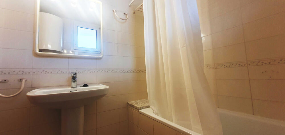 Komplettes Badezimmer