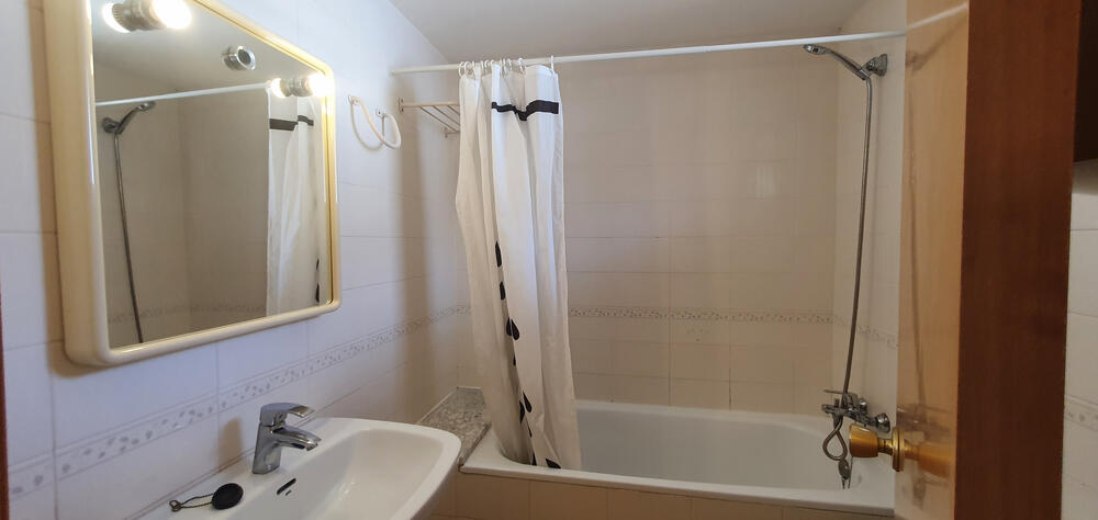 Komplettes Badezimmer