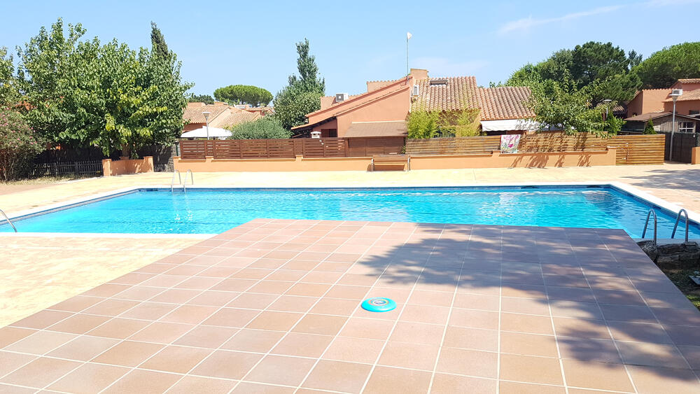 Gemeinschaftspool für Erwachsene und Kinder