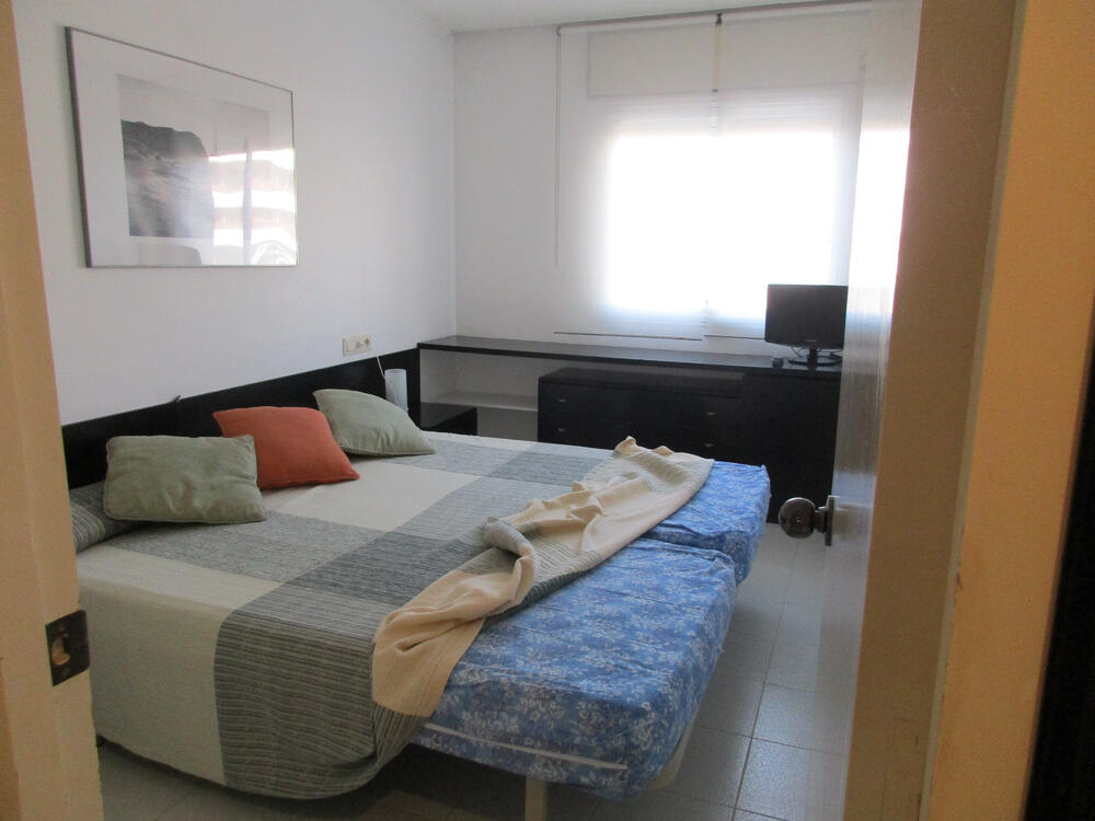 Schlafzimmer mit zwei Einzelbetten zusammen