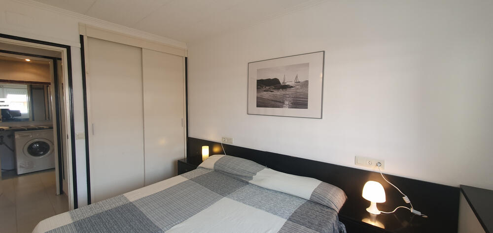 Schlafzimmer mit zwei Einzelbetten zusammen