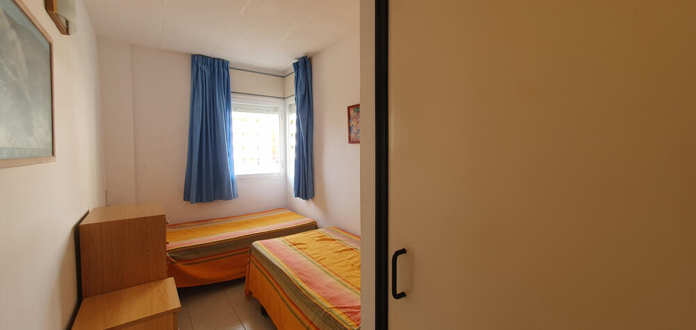 Schlafzimmer mit zwei Einzelbetten