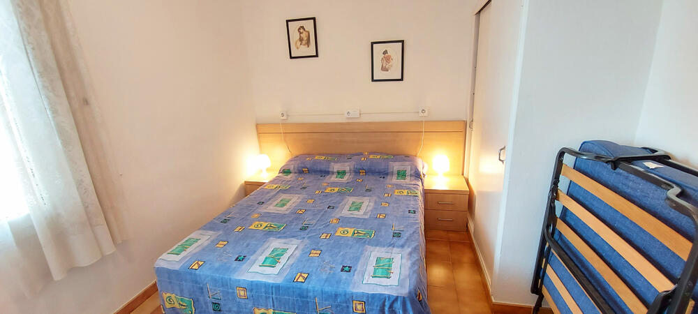 Schlafzimmer mit Doppelbett