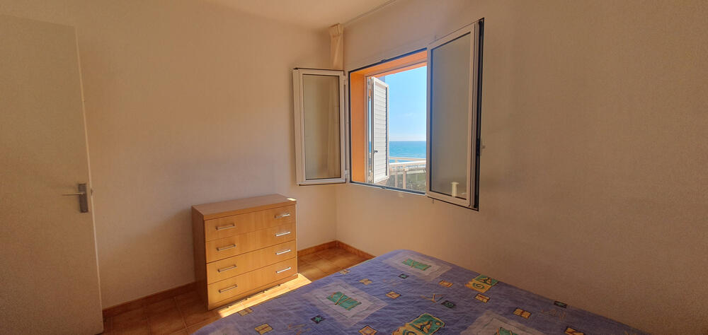 Schlafzimmer mit Doppelbett