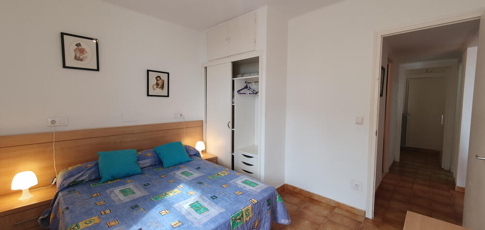 Schlafzimmer mit Doppelbett