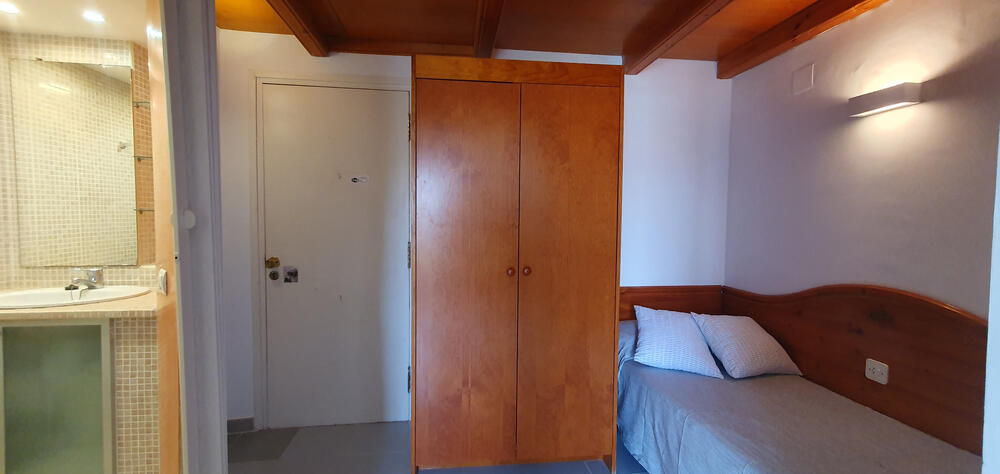 Schlafzimmer mit Doppelbett