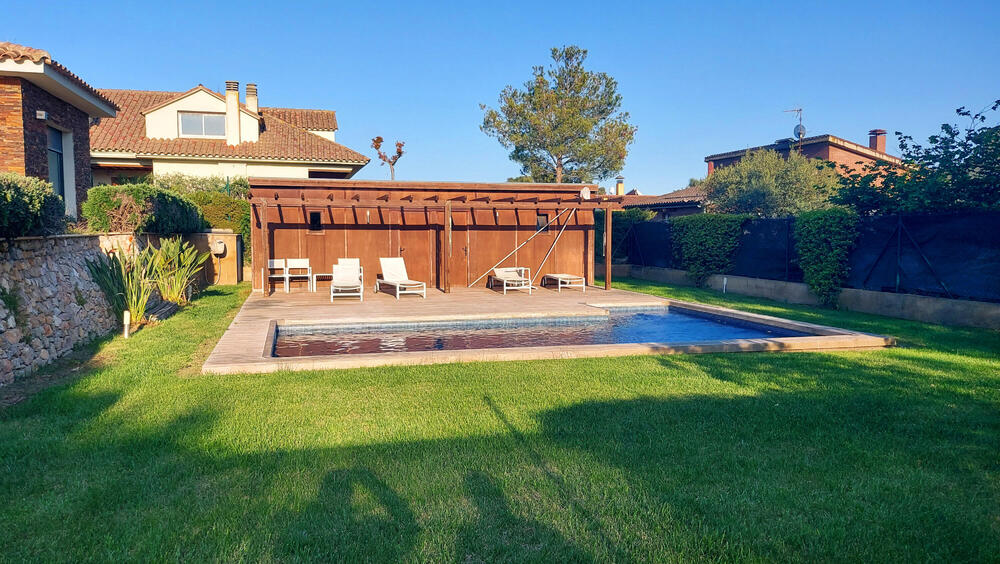 Casa amb piscina privada Casa amb piscina privada