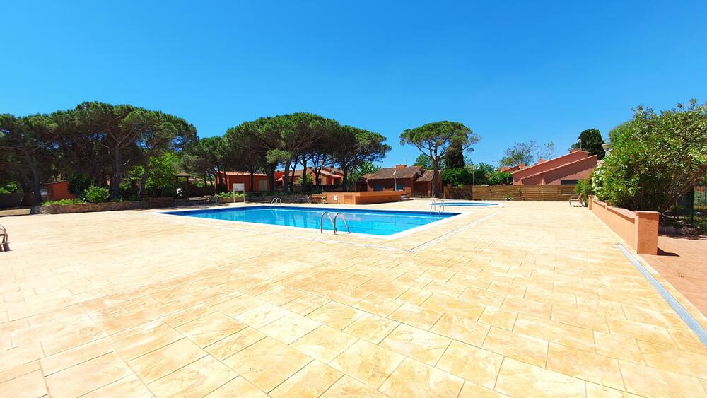 60 Casa adosada de 43 m2 amb jardi piscina comunitària i parquing Casa adosada Torroella de Montgrí 60 Casa adosada de 43 m2 amb jardi piscina comunitària i parquing Casa adosada Torroella de Montgrí