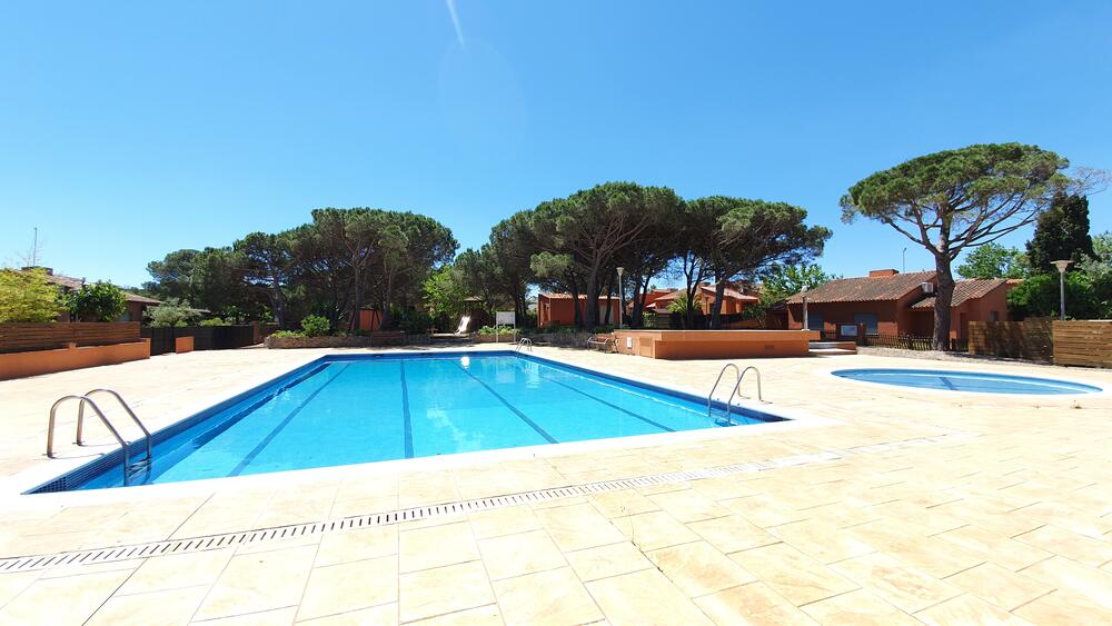 60 Casa adosada de 43 m2 amb jardi piscina comunitària i parquing Casa adosada Torroella de Montgrí 60 Casa adosada de 43 m2 amb jardi piscina comunitària i parquing Casa adosada Torroella de Montgrí