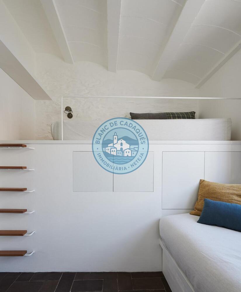 YOLANDA Icónica casa con jardín en el centro de Cadaqués Casa aislada / Villa Cadaqués YOLANDA Icónica casa con jardín en el centro de Cadaqués Casa aislada / Villa Cadaqués
