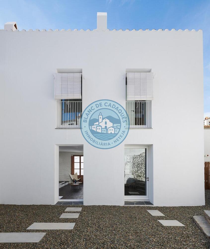 YOLANDA Icónica casa con jardín en el centro de Cadaqués Casa aislada / Villa Cadaqués YOLANDA Icónica casa con jardín en el centro de Cadaqués Casa aislada / Villa Cadaqués