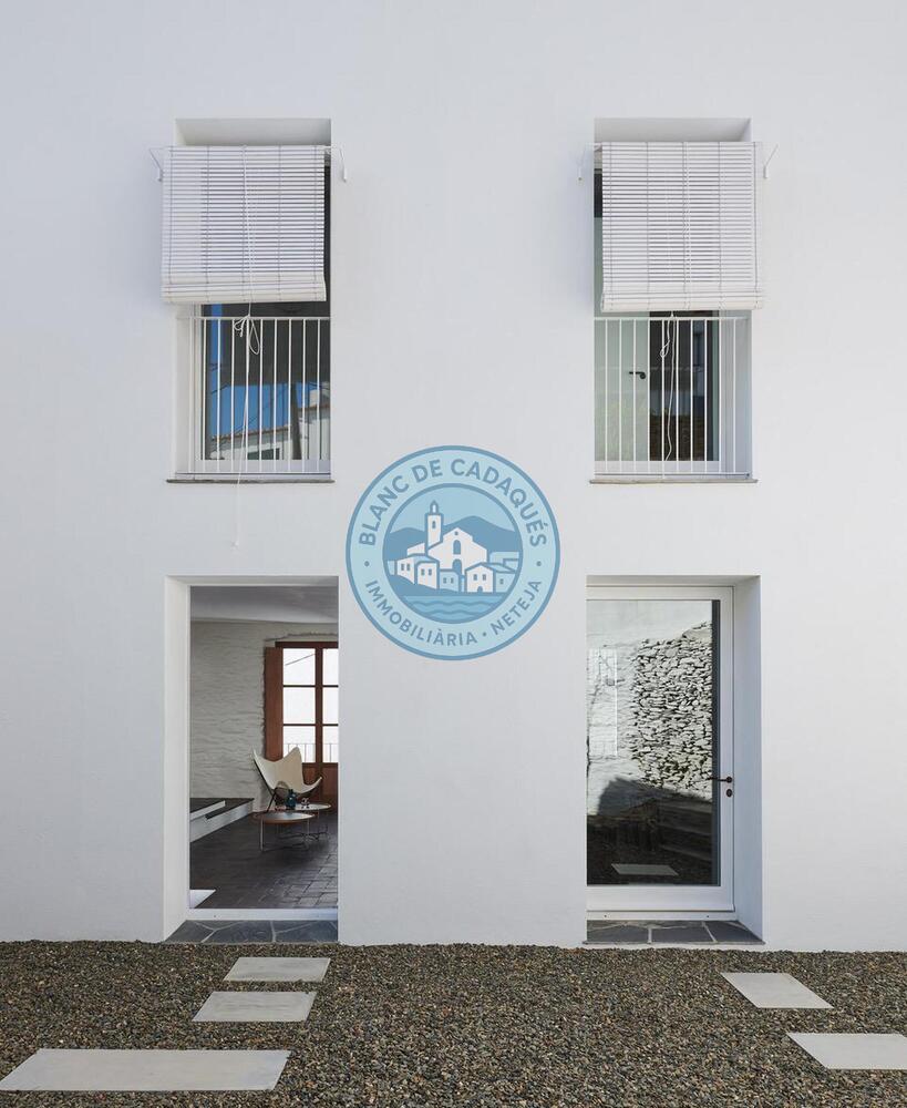 YOLANDA Icónica casa con jardín en el centro de Cadaqués Casa aislada / Villa Cadaqués YOLANDA Icónica casa con jardín en el centro de Cadaqués Casa aislada / Villa Cadaqués