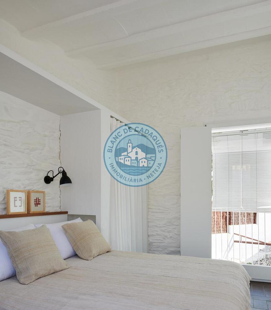 YOLANDA Icónica casa con jardín en el centro de Cadaqués Casa aislada / Villa Cadaqués YOLANDA Icónica casa con jardín en el centro de Cadaqués Casa aislada / Villa Cadaqués