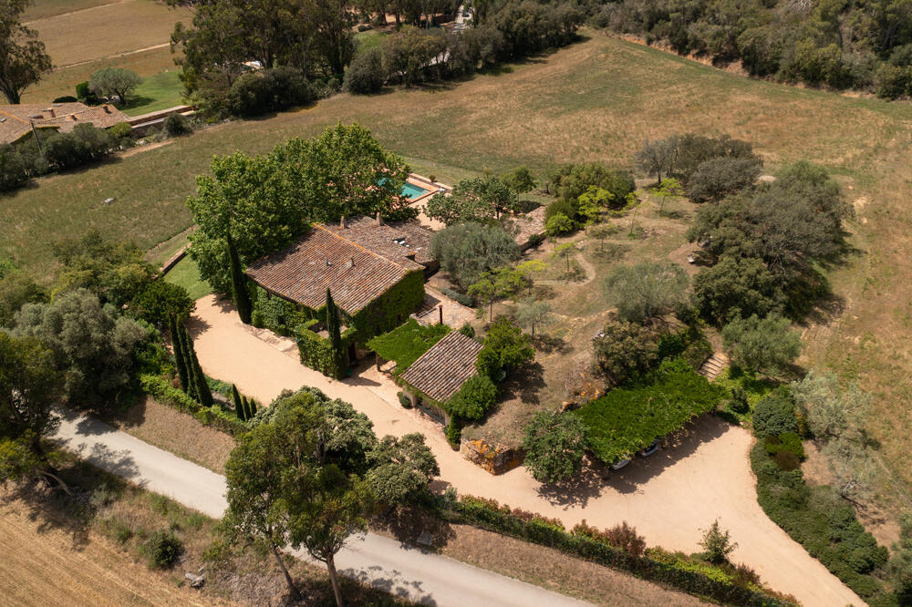 CM2381 CAN CANYELLES Detached house / Villa Mont-ras CM2381 CAN CANYELLES Detached house / Villa Mont-ras