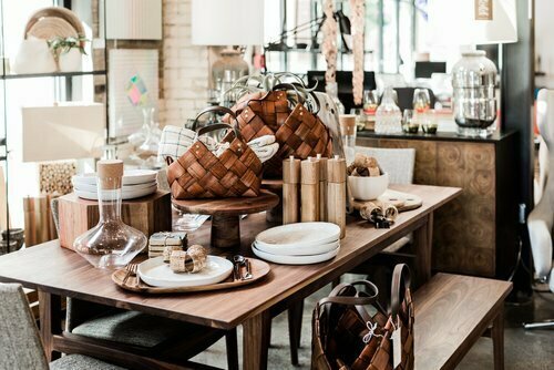 Shopping. Fashion and decoration.