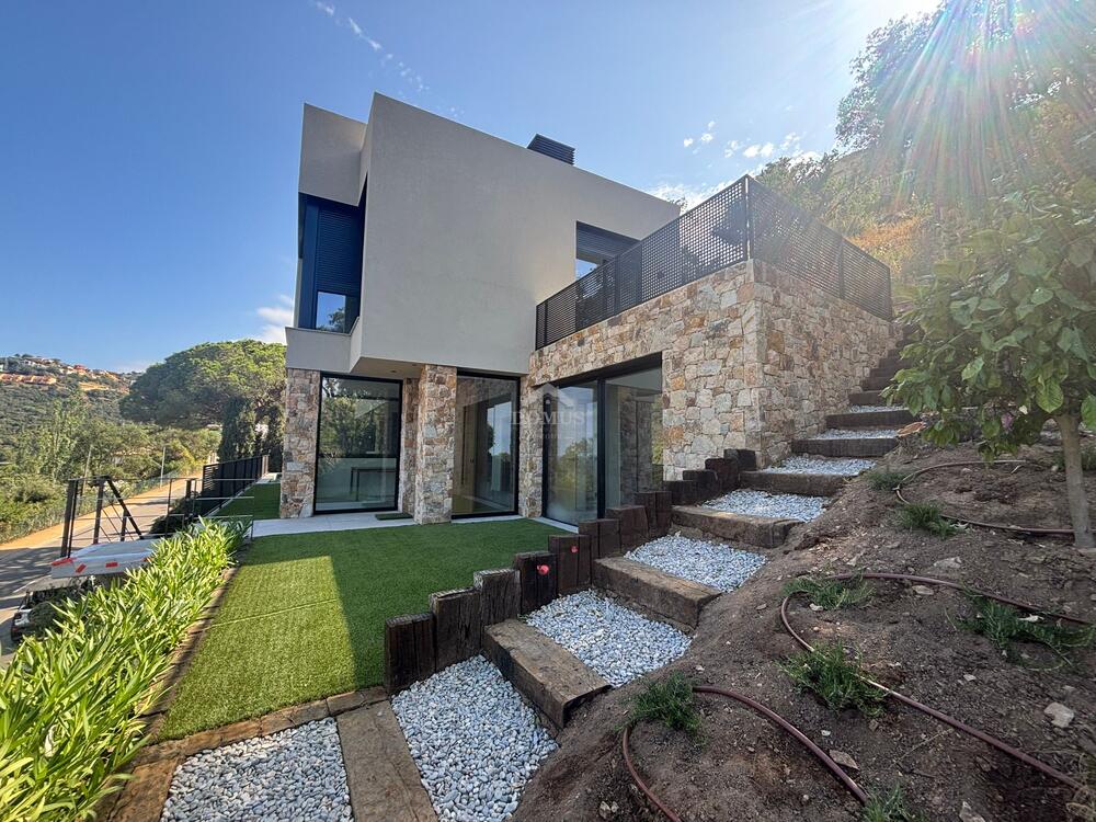 2205 VILLA OPTIM Detached house / Villa Sa Riera Begur 2205 VILLA OPTIM Detached house / Villa Sa Riera Begur