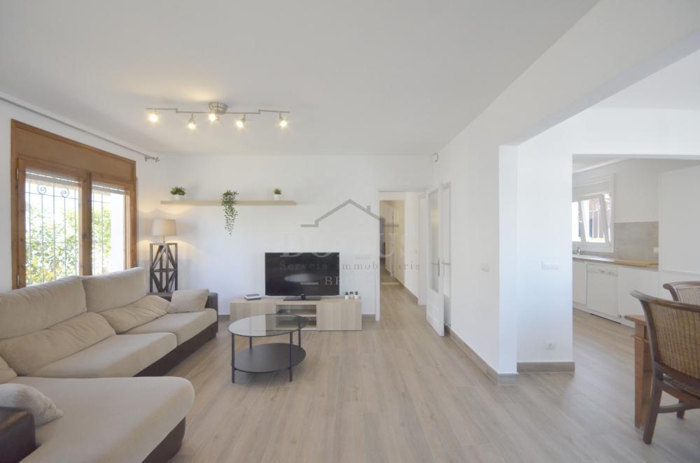 051 Casa Blanca Vrijstaand huis / Villa Centre Begur 051 Casa Blanca Vrijstaand huis / Villa Centre Begur