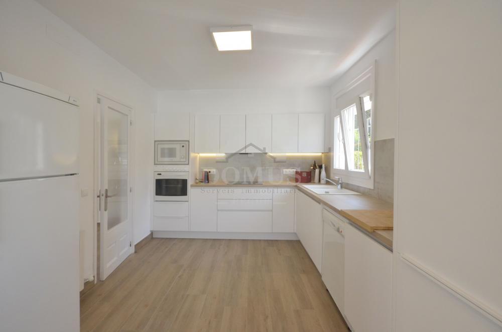 051 Casa Blanca Vrijstaand huis / Villa Centre Begur 051 Casa Blanca Vrijstaand huis / Villa Centre Begur