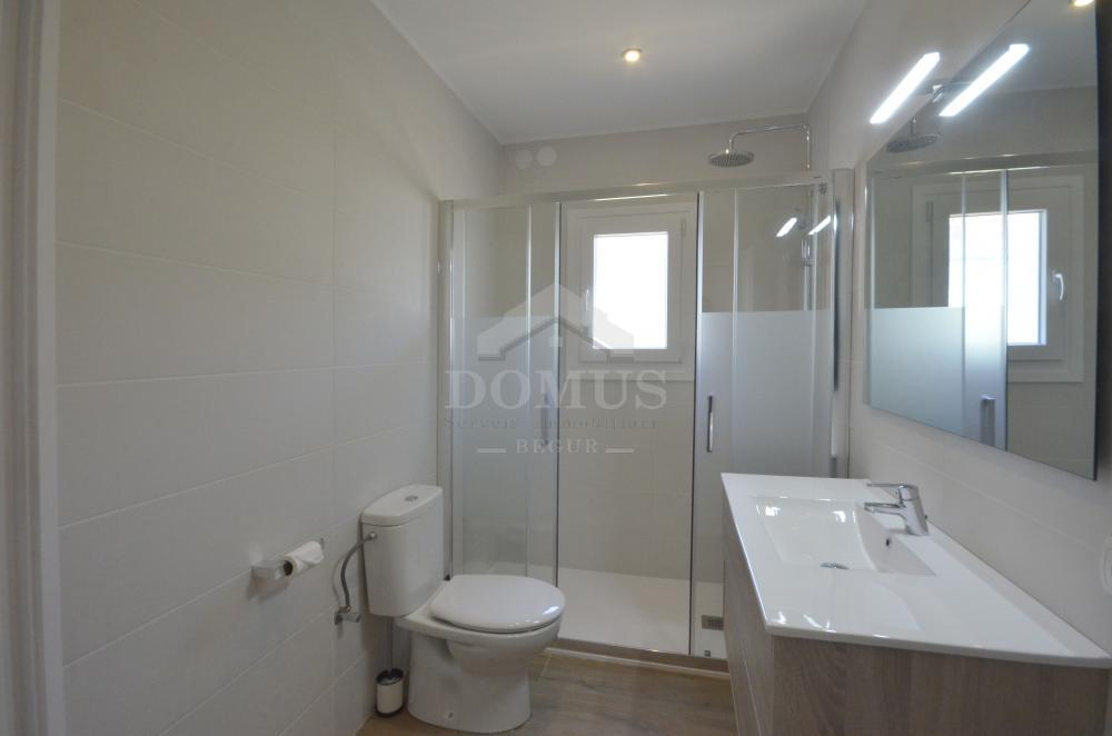 051 Casa Blanca Vrijstaand huis / Villa Centre Begur 051 Casa Blanca Vrijstaand huis / Villa Centre Begur