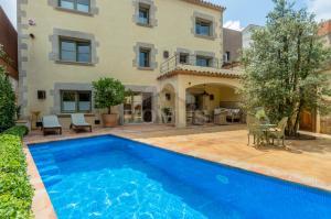 5103 Casa Alzines Village house Centre Begur