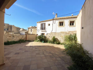 5206 Metge Pi Dorpshuis Centre Begur