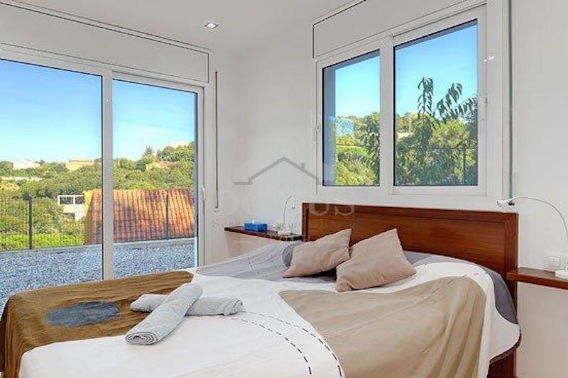 075 IOLANDA DE CRUILLES Vrijstaand huis Centre Begur 075 IOLANDA DE CRUILLES Vrijstaand huis Centre Begur