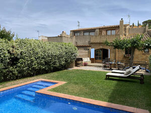 138 Casa Riu Casa de poble Centre Begur