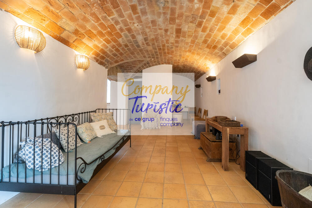 L134-01 MAS CAN PERE PAU Casa aïllada / Villa PEDRET I MARZÀ L134-01 MAS CAN PERE PAU Casa aïllada / Villa PEDRET I MARZÀ